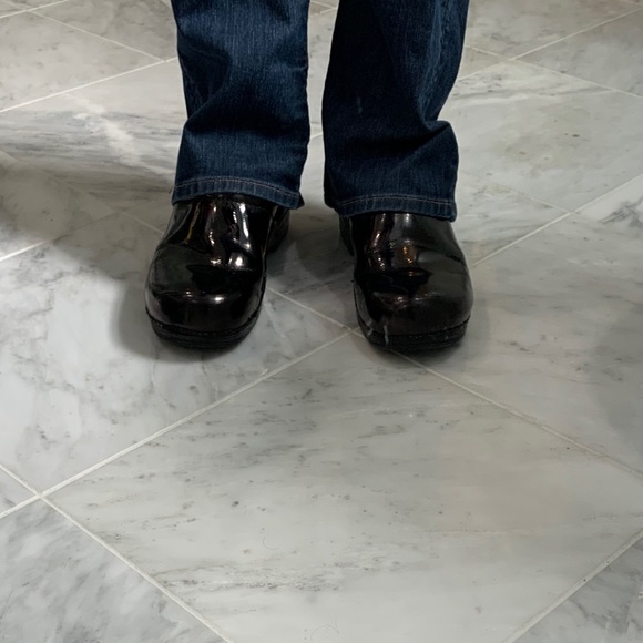 Dansko patent leather shoes - Picture 2 of 8